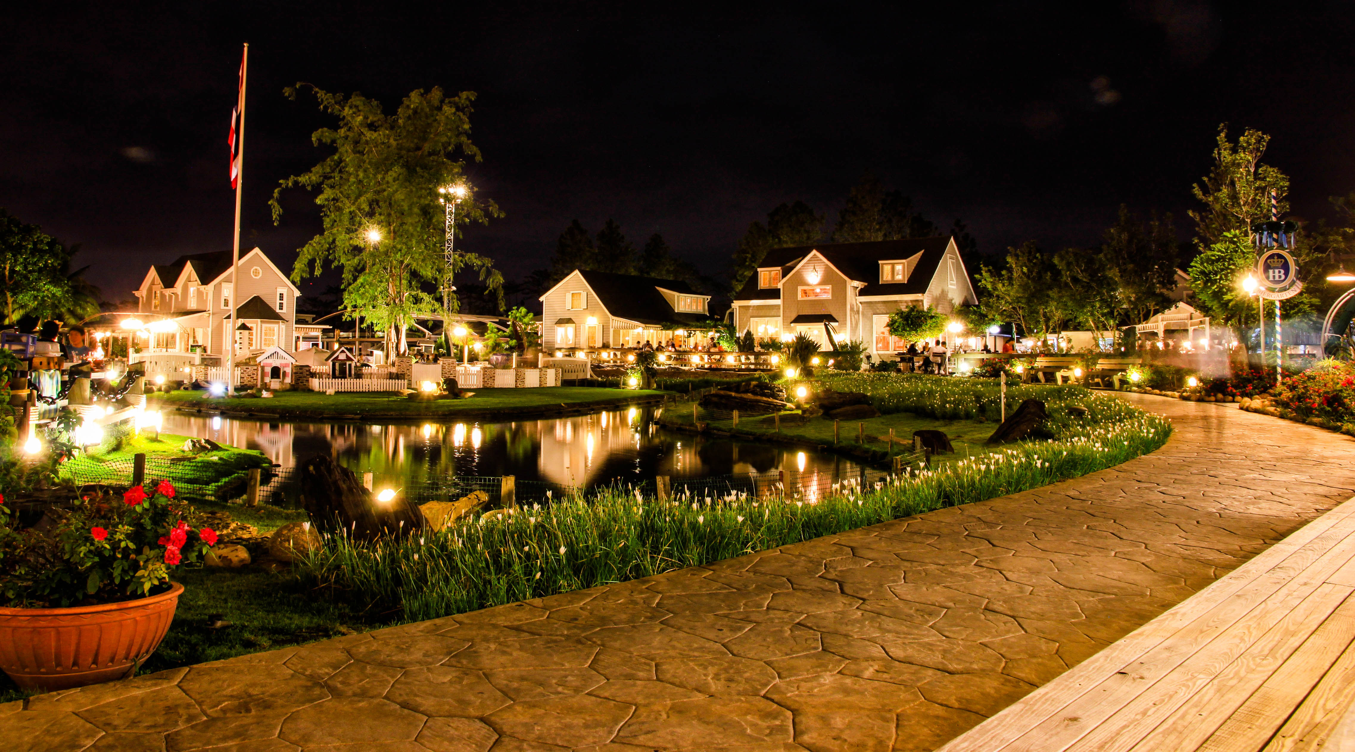  Ban Nam Kieng Din Restaurant 