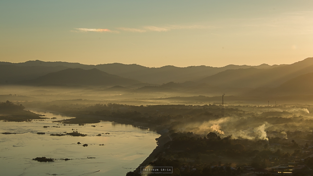 "ภูลำดวน" อ.ปากชม จ.เลย จุดชมทะเลหมอกแห่งใหม่ ของ อ.ปากชม จ.เลย สามารถชมทะเลหมอก พระอาทิตย์ขึ้น-ตก ชมวิวบ้านปากชม ได้แบบ 360 องศากันเลยทีเดียว และยังสามารถกางเต้นท์นอนได้ ทางขึ้นอยู่หลังหมวดการทางปากชม เดินทางได้โดยรถอิแต๊กของชาวบ้าน หรือจะเดินขึ้น ระยะทางขึ้นประมาณ 1 กิโลเมตร #ภูลำดวน #ปากชม #เลย #การท่องเที่ยวแห่งประเทศไทย #ทททเลย#pakchom #loei