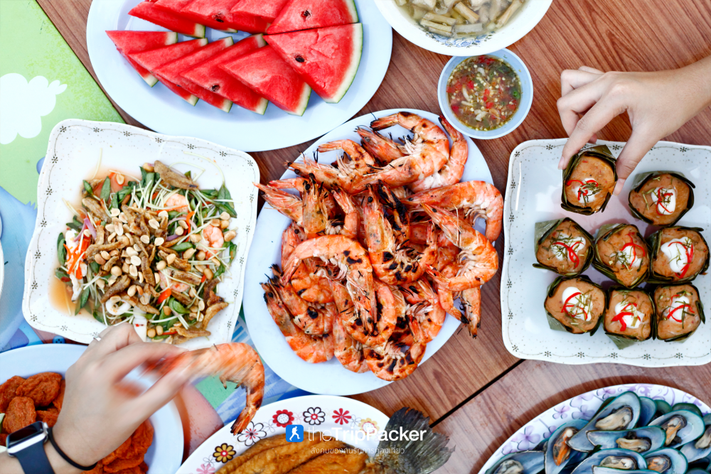 บ้านทะเลน้อย : ล่องแพ ส่องเหยี่ยว เที่ยวจนพระอาทิตย์ตก