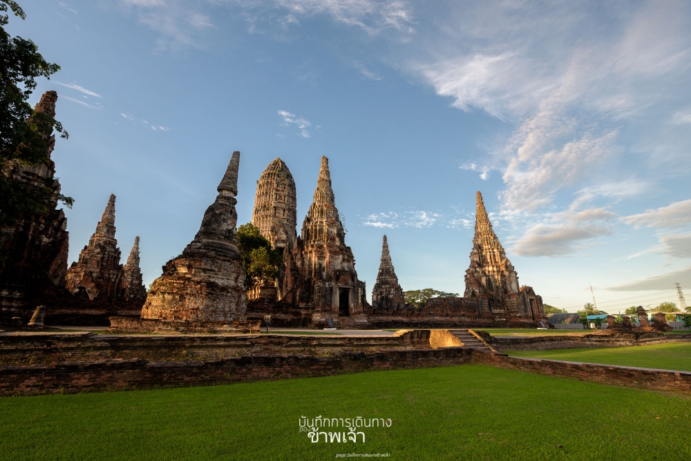 เริ่มเข้าไปถ่ายรูปภายในวัดก็ตั้งแต่ 6 โมง 5 นาที แต่ภาพนี้ตอน 6 โมง 14 นาทีได้ แดดออกชัดเจนแล้ว