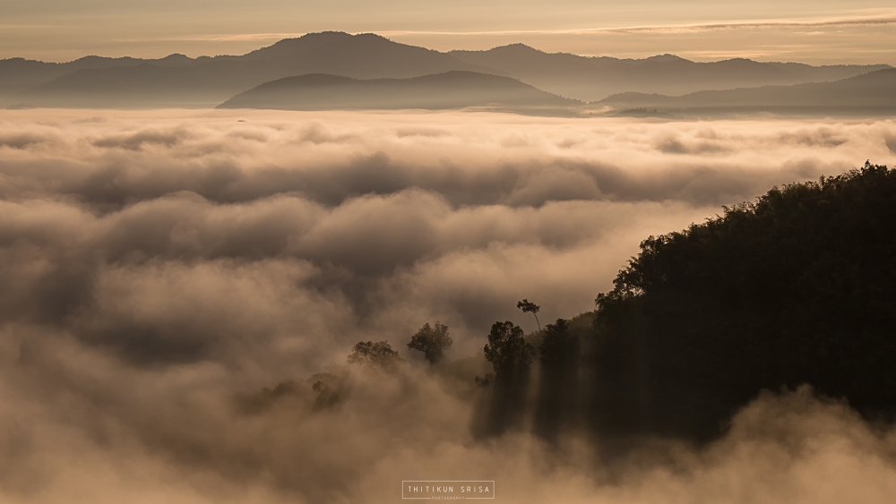 "ภูลำดวน" อ.ปากชม จ.เลย จุดชมทะเลหมอกแห่งใหม่ ของ อ.ปากชม จ.เลย สามารถชมทะเลหมอก พระอาทิตย์ขึ้น-ตก ชมวิวบ้านปากชม ได้แบบ 360 องศากันเลยทีเดียว และยังสามารถกางเต้นท์นอนได้ ทางขึ้นอยู่หลังหมวดการทางปากชม เดินทางได้โดยรถอิแต๊กของชาวบ้าน หรือจะเดินขึ้น ระยะทางขึ้นประมาณ 1 กิโลเมตร #ภูลำดวน #ปากชม #เลย #การท่องเที่ยวแห่งประเทศไทย #ทททเลย#pakchom #loei