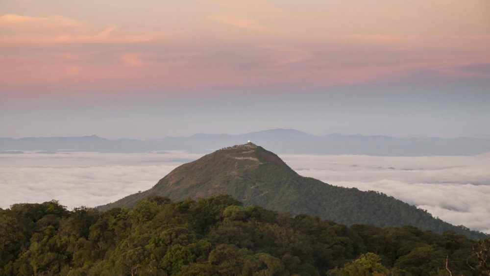 วิวเขาเรดาห์ค่ะ เป็นพื้นที่ของทหาร ไม่สามารถเข้าไปได้นะคะ