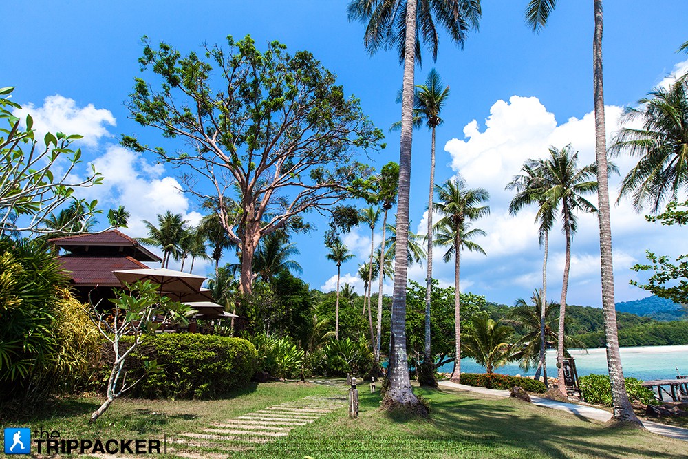 ห้องอาหาร Escape อยู่ใน Away Resort Koh Kood